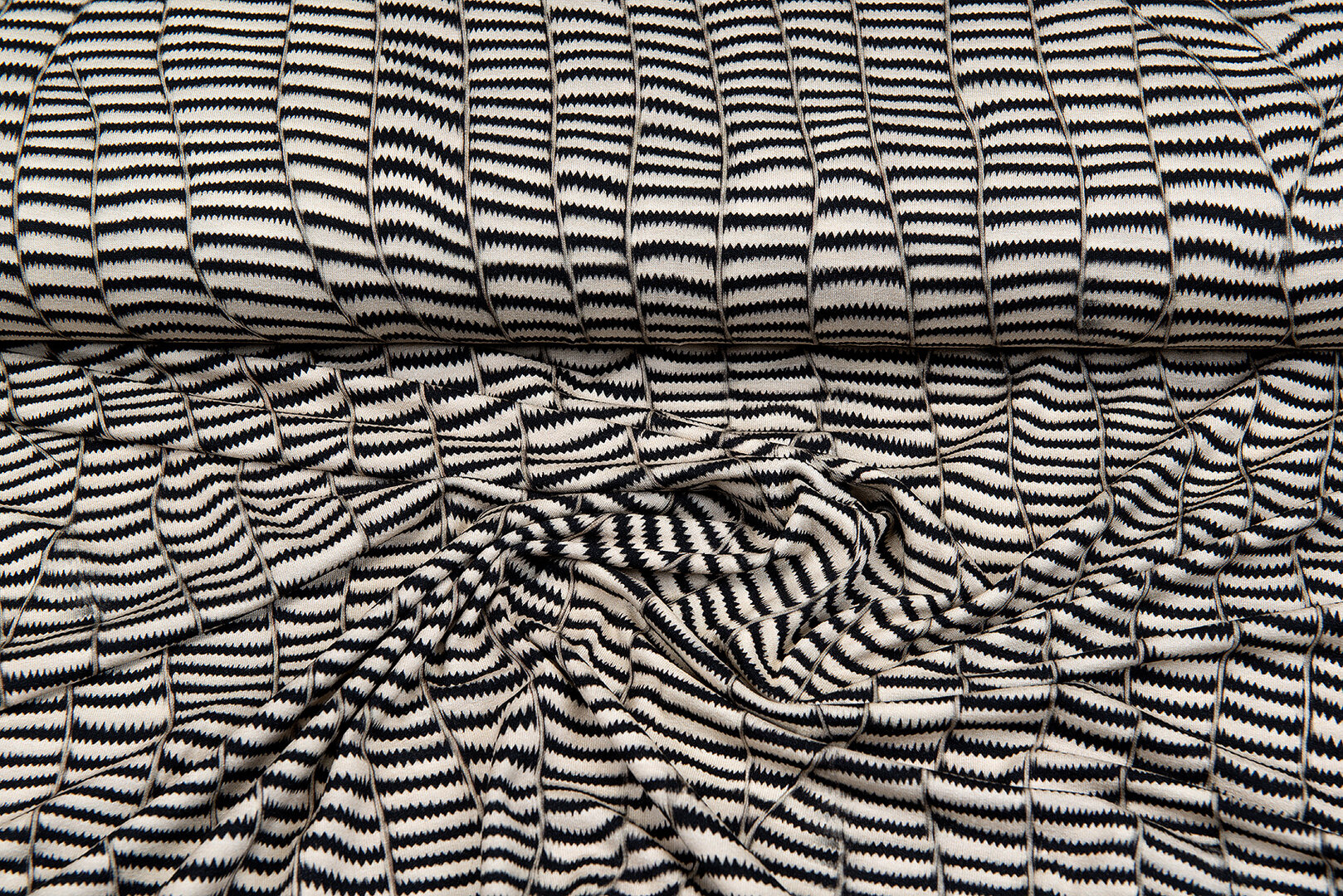 Viscose Tricot bedrukt panther-cat stripes zwart-beige