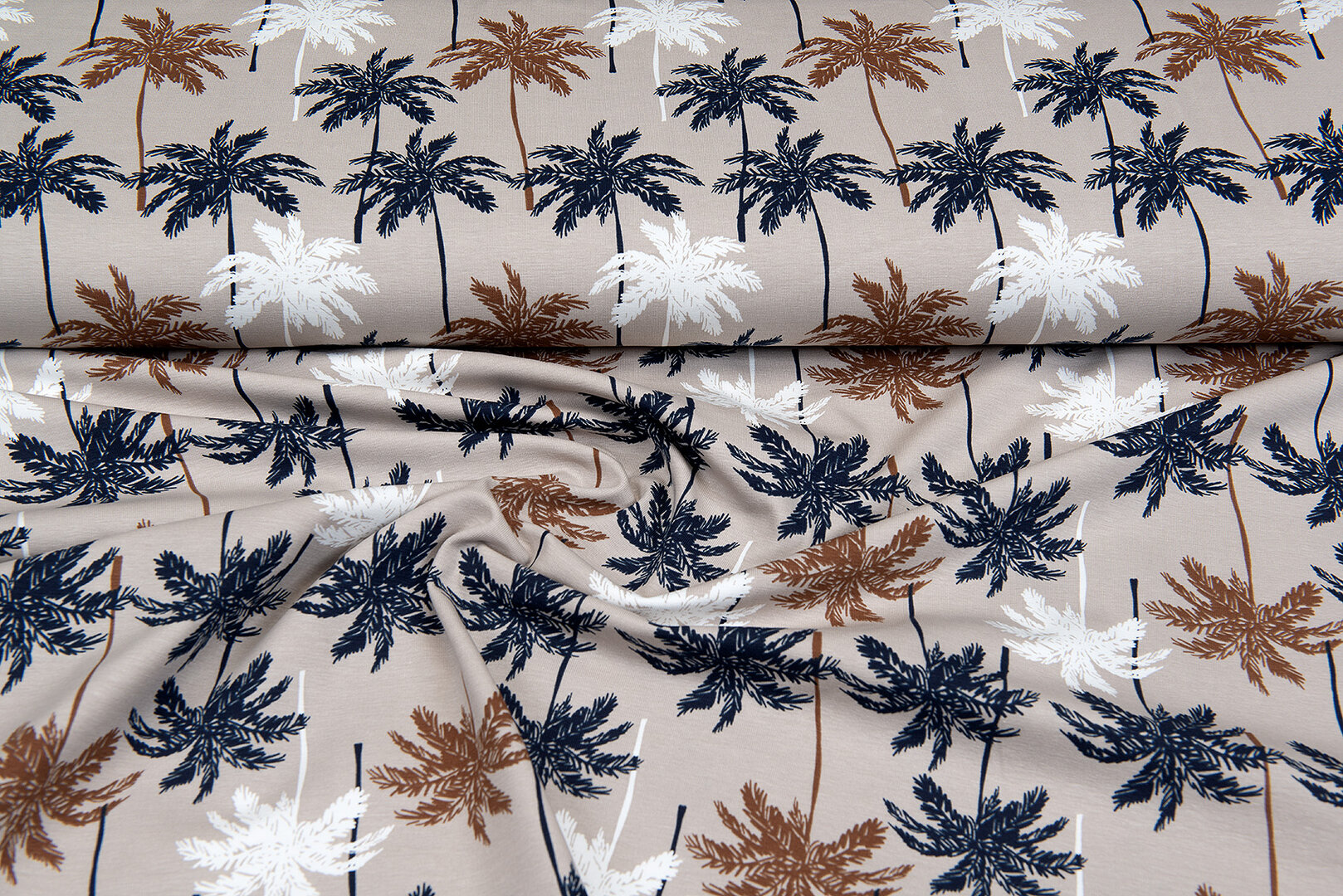 Katoenen Tricot bedrukt palm zand-taupe
