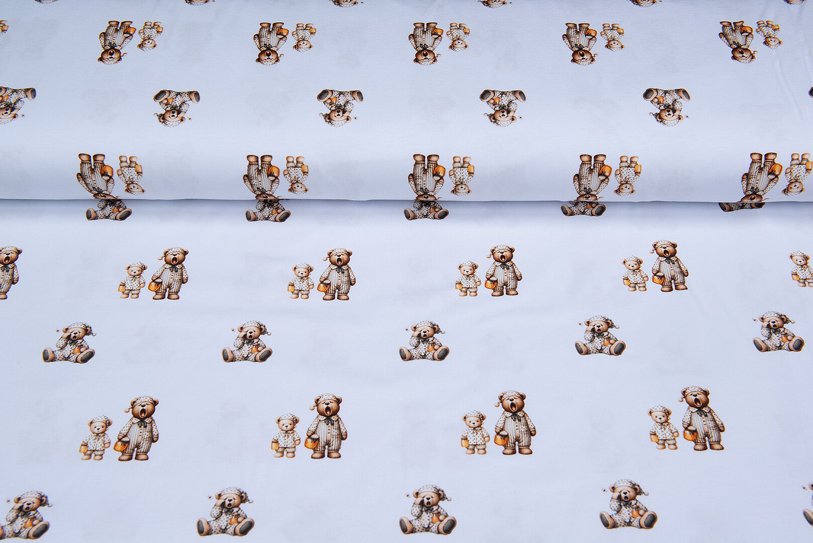 Katoenen Tricot bedrukt sleepy bears