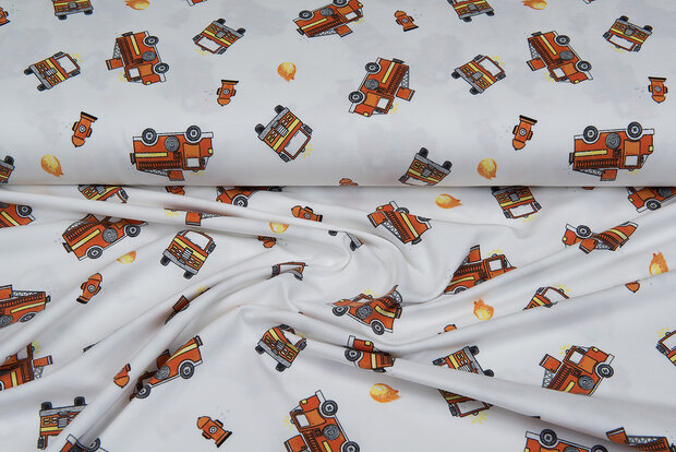 Katoenen Tricot bedrukt firetrucks off-white