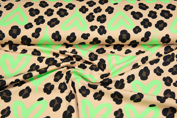 Katoenen Tricot bedrukt leopard with hearts neon groen